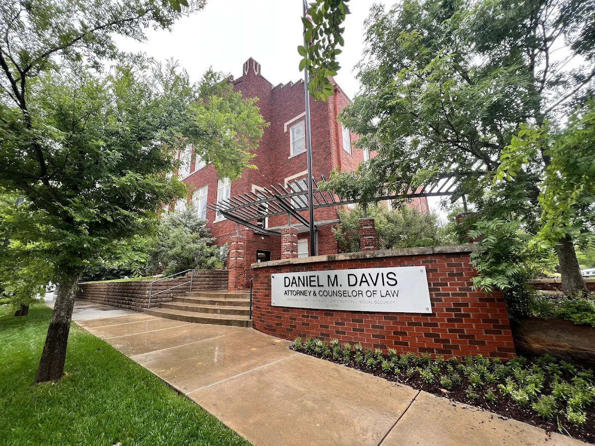 Dan Davis Law - Accident & Injury Lawyers — image 1